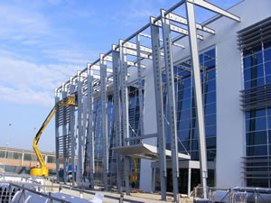 costruzioni metalliche Varese, struttura frangisole reggio emilia
